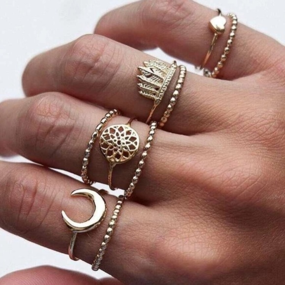 Jewelry - 3/$30 9pc moon & leaf rings